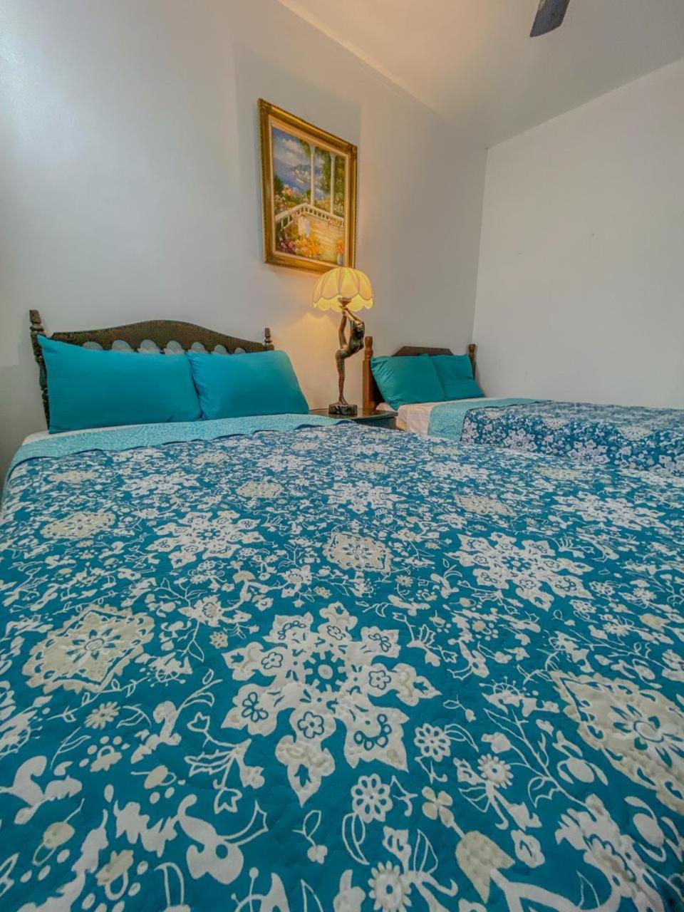 Hostal Velvet Plaza Santa Ana Buitenkant foto